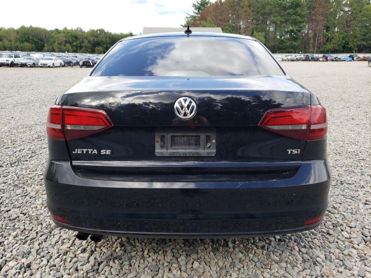 2018 VOLKSWAGEN JETTA SE photo 6