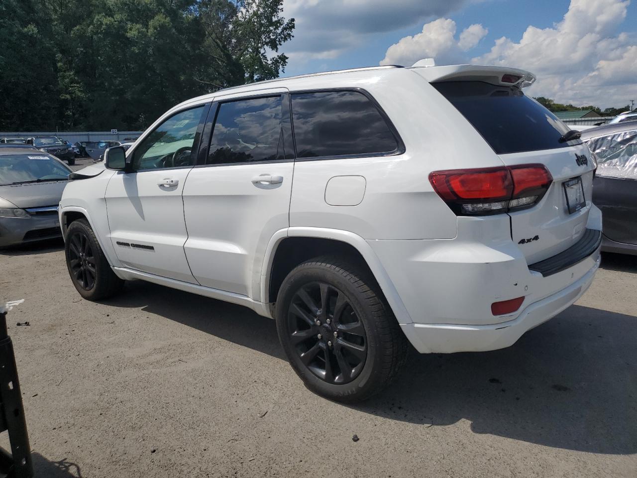 2018 JEEP GRAND CHEROKEE LAREDO photo 4
