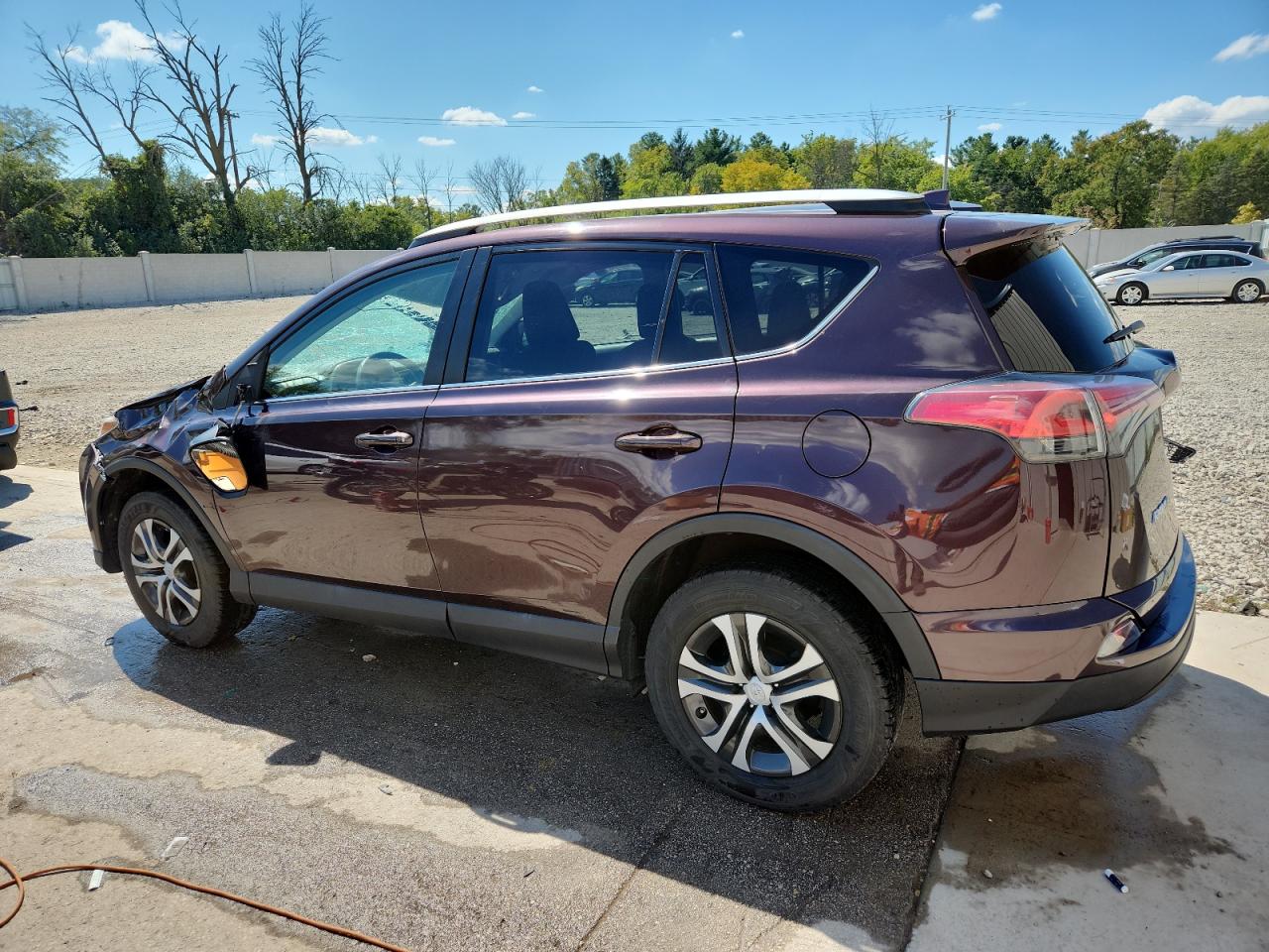 2016 TOYOTA RAV4 LE photo 3