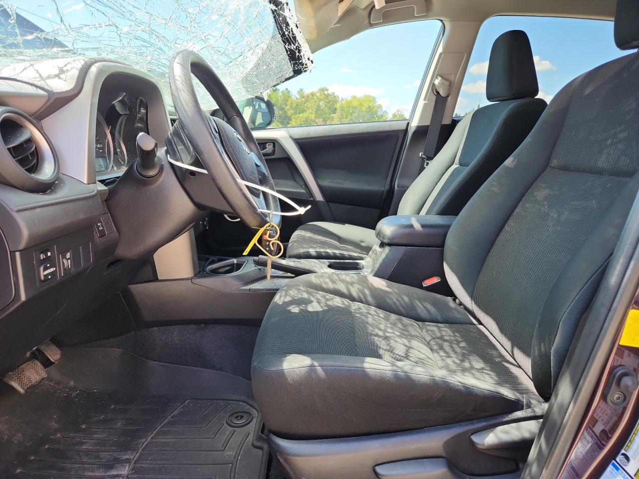 2016 TOYOTA RAV4 LE photo 13