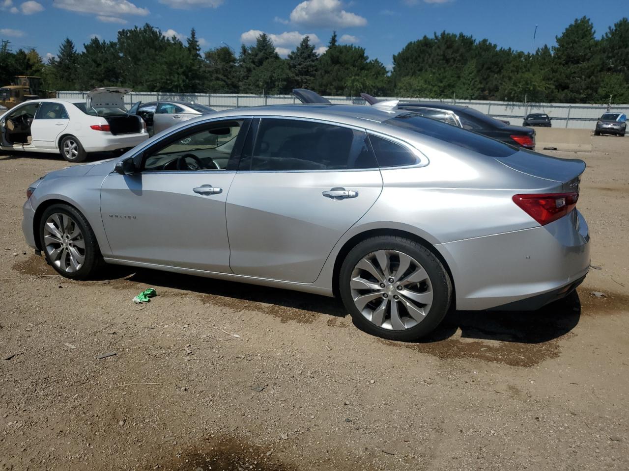 2017 CHEVROLET MALIBU PREMIER photo 4