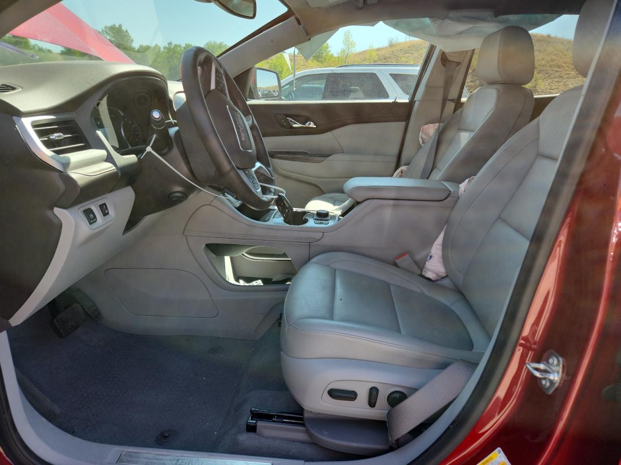 2023 GMC ACADIA SLT photo 7