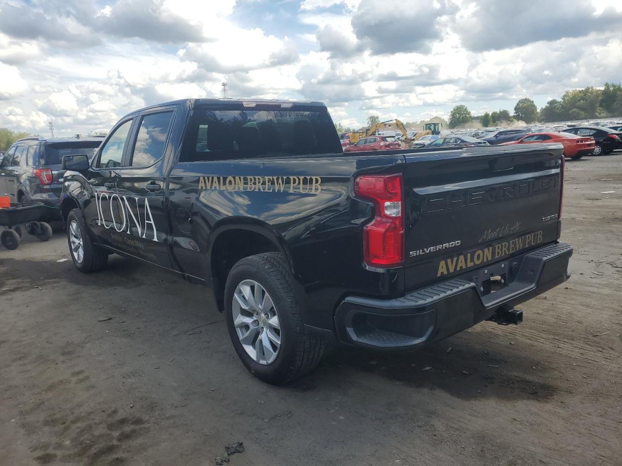 2021 CHEVROLET SILVERADO K1500 CUSTOM photo 3