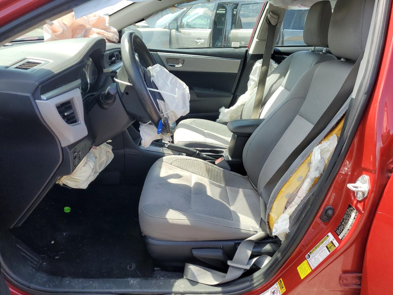 2015 TOYOTA COROLLA photo 13