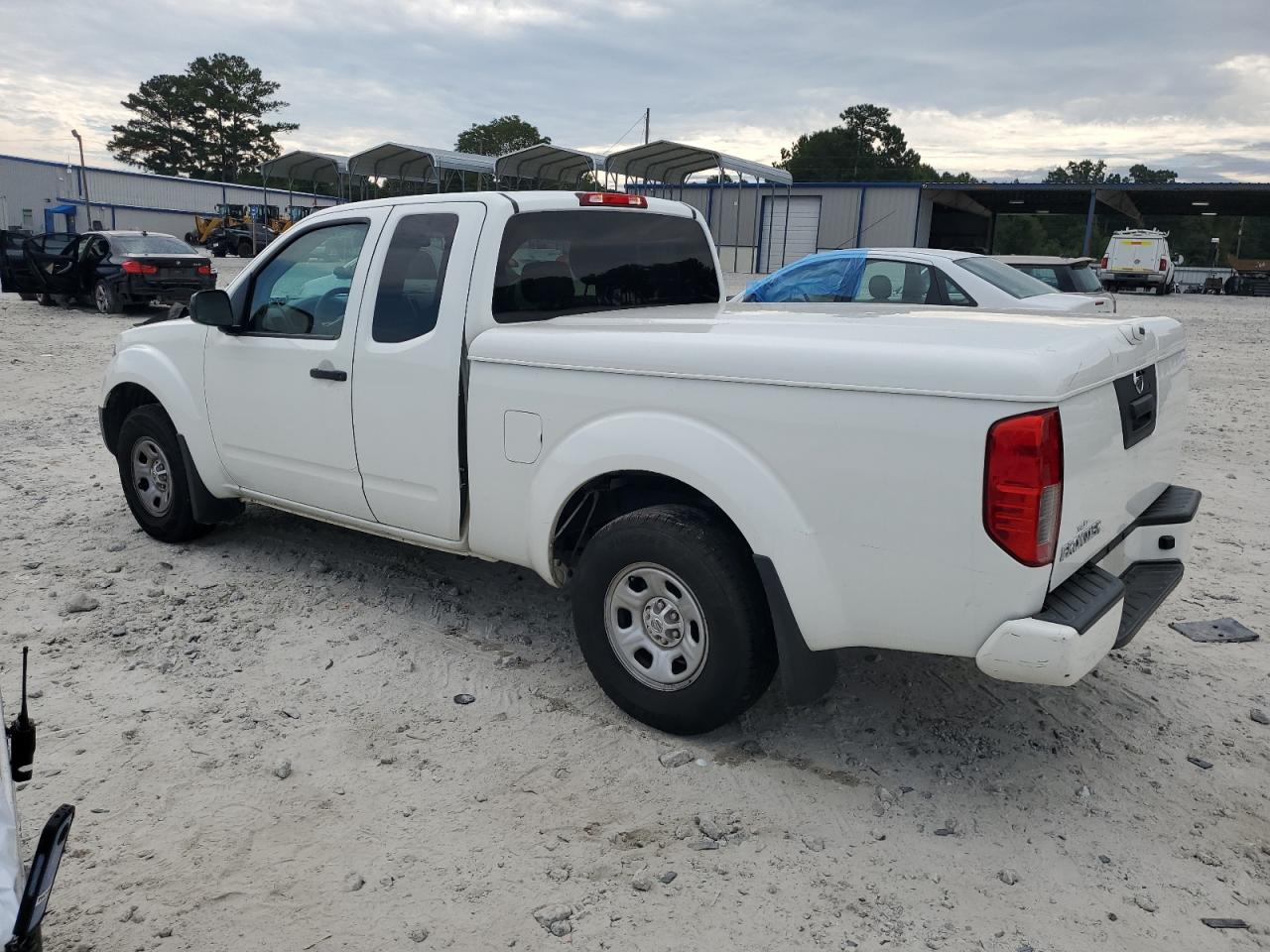2019 NISSAN FRONTIER S photo 2
