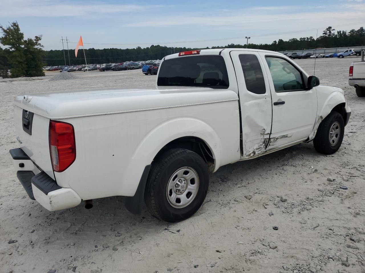 2019 NISSAN FRONTIER S photo 3