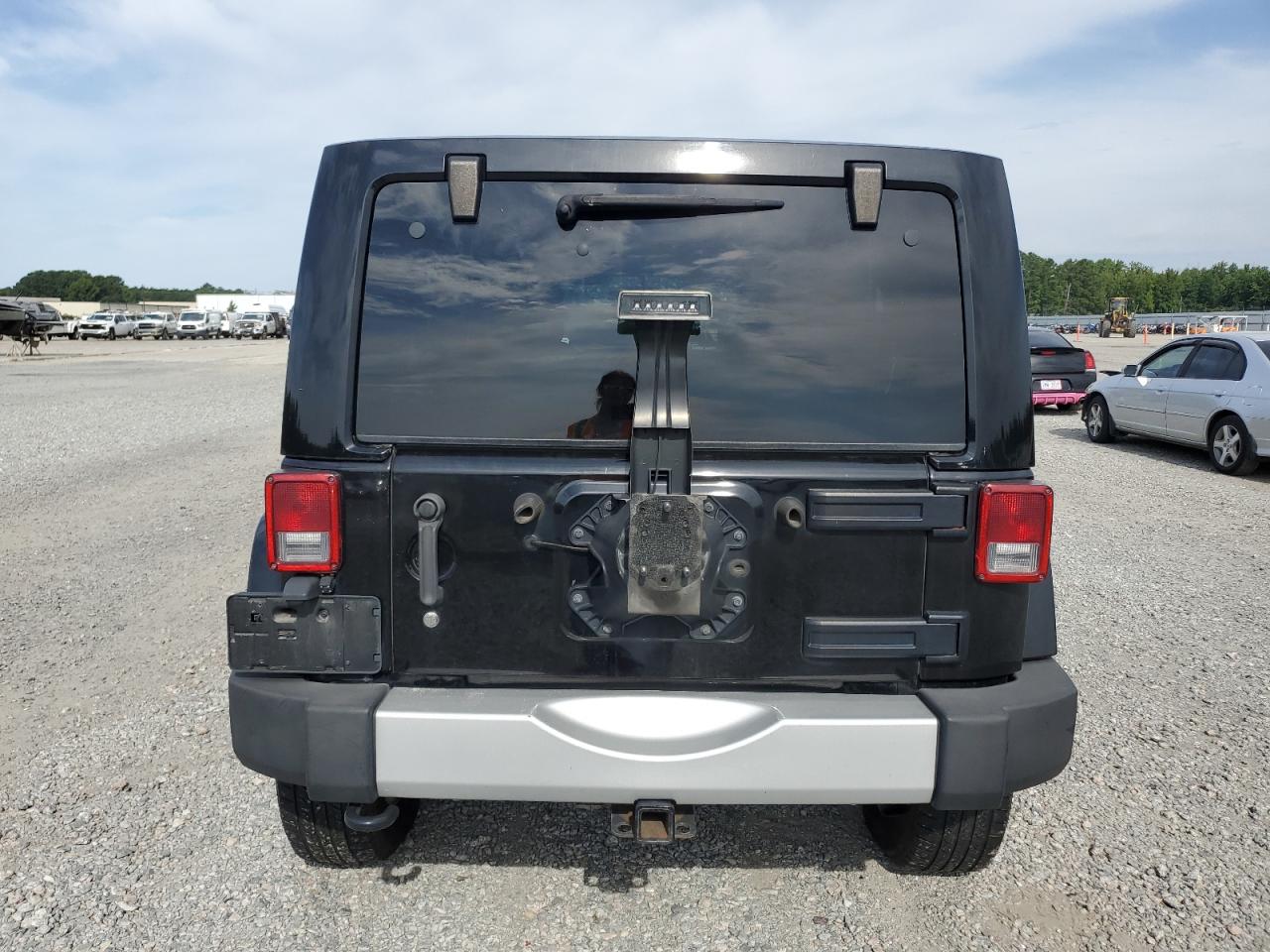 2013 JEEP WRANGLER UNLIMITED SAHARA photo 21
