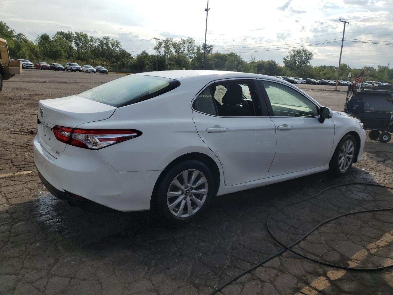2018 TOYOTA CAMRY LE photo 7