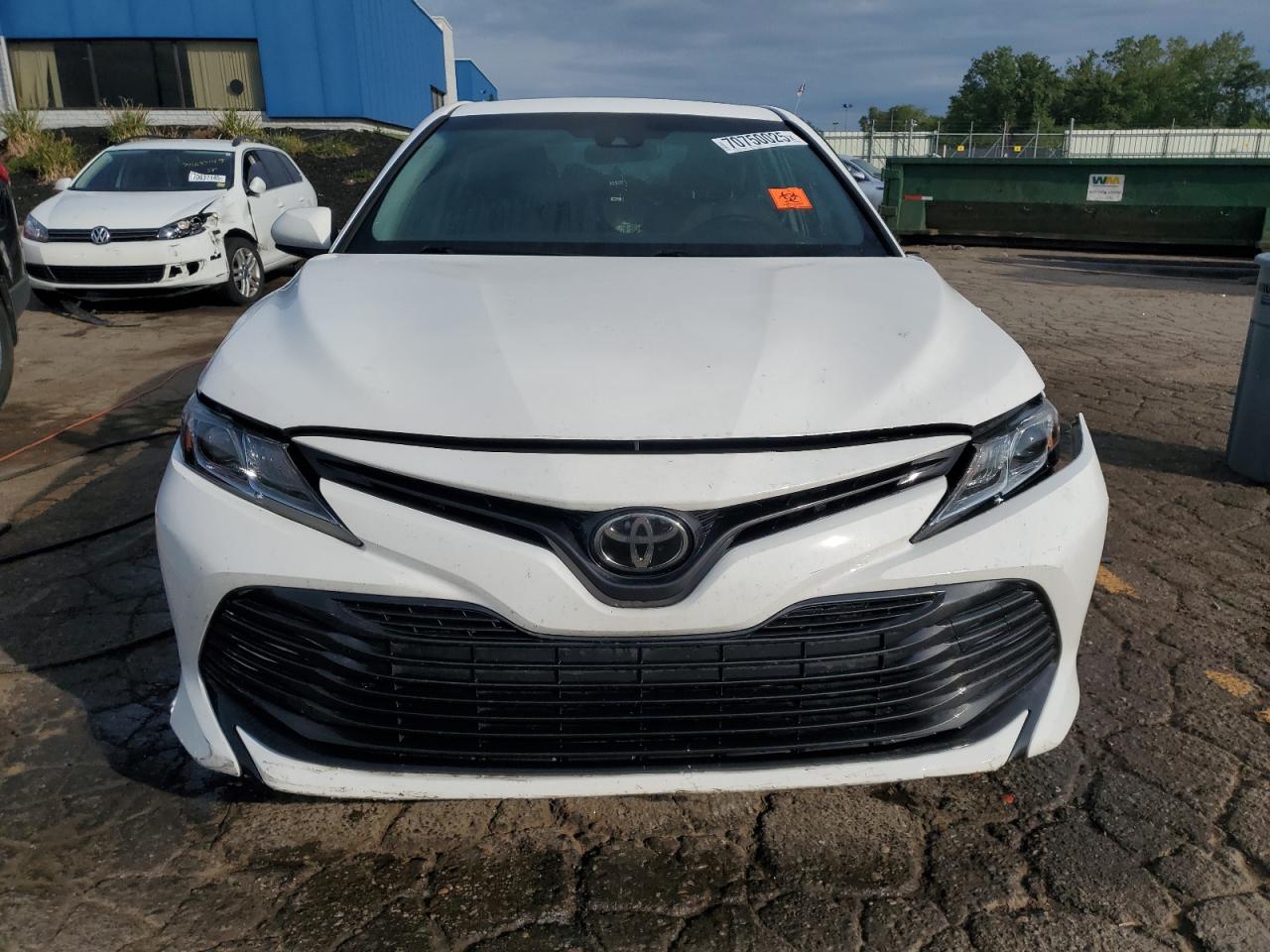 2018 TOYOTA CAMRY LE photo 13