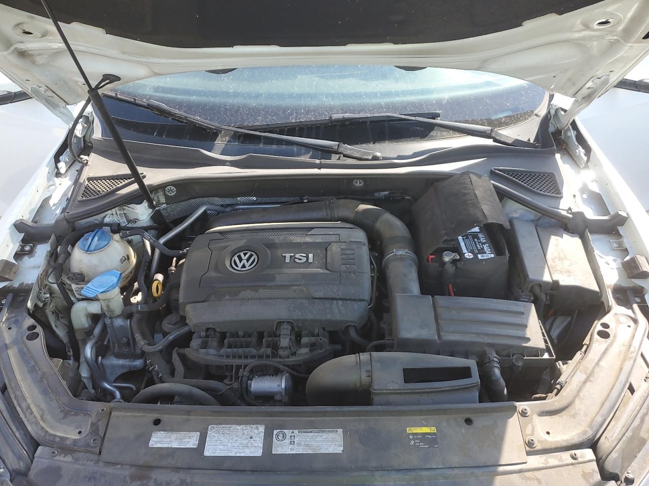 2017 VOLKSWAGEN PASSAT SE photo 21