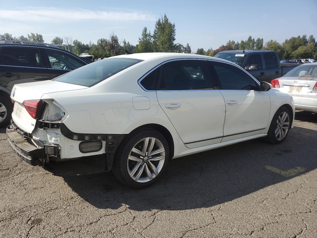2017 VOLKSWAGEN PASSAT SE photo 5