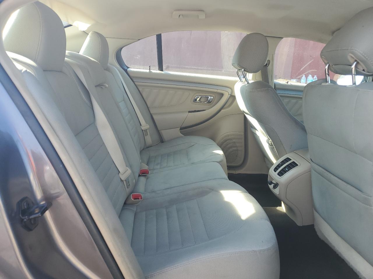 2014 FORD TAURUS SE photo 19