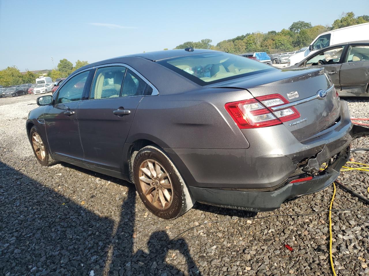 2014 FORD TAURUS SE photo 3