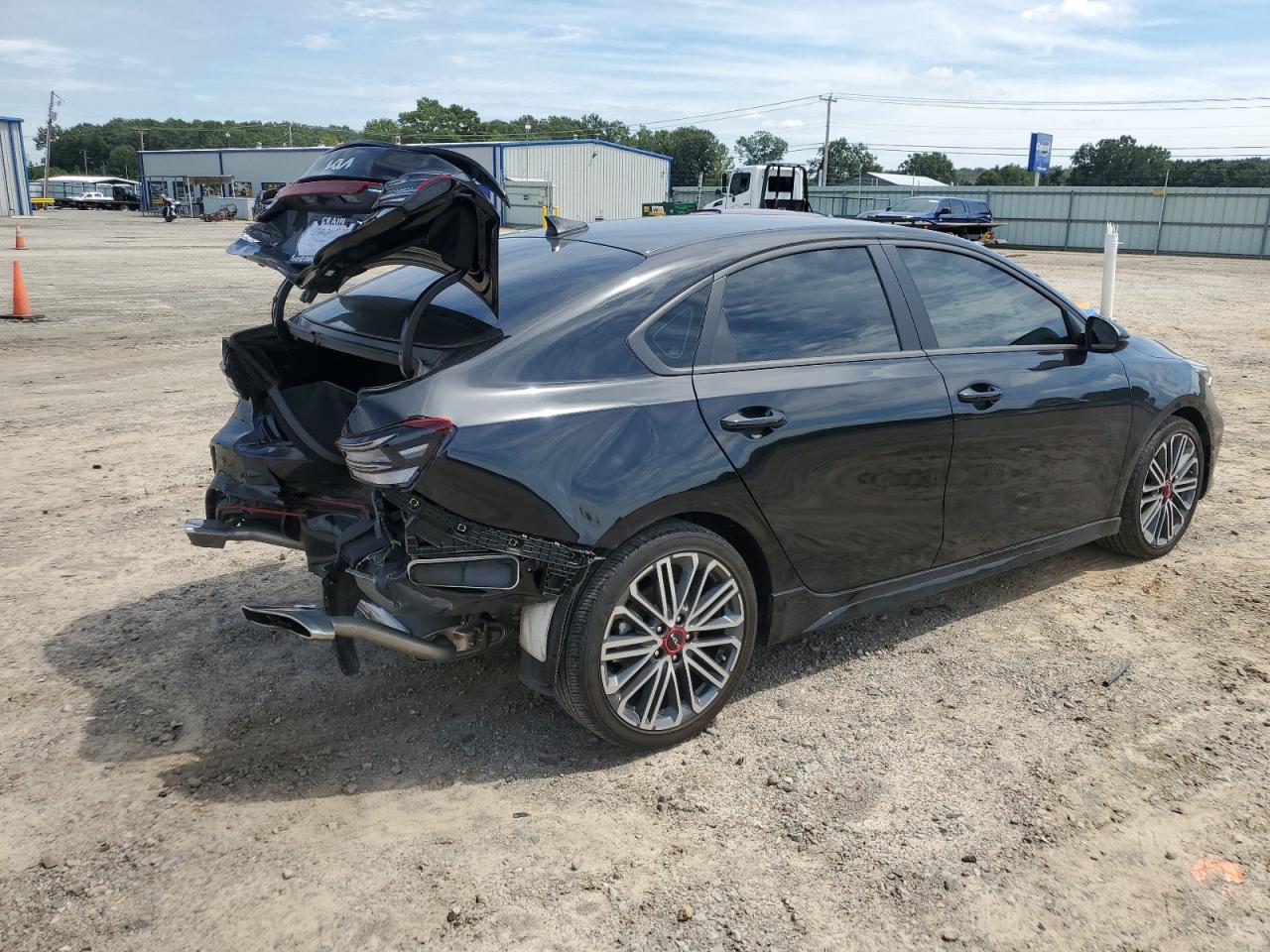 2024 KIA FORTE GT photo 3