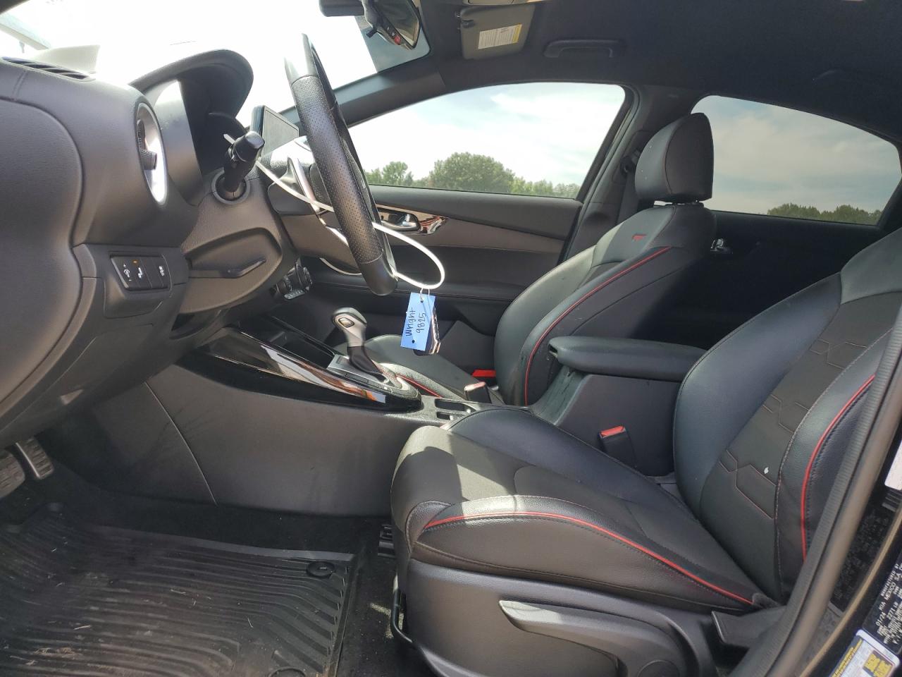 2024 KIA FORTE GT photo 7