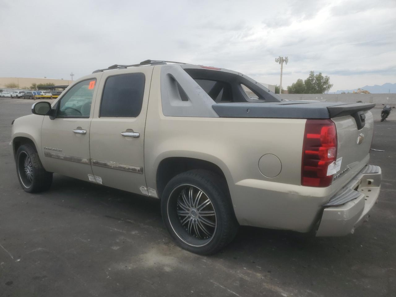 2007 CHEVROLET AVALANCHE K1500 photo 2