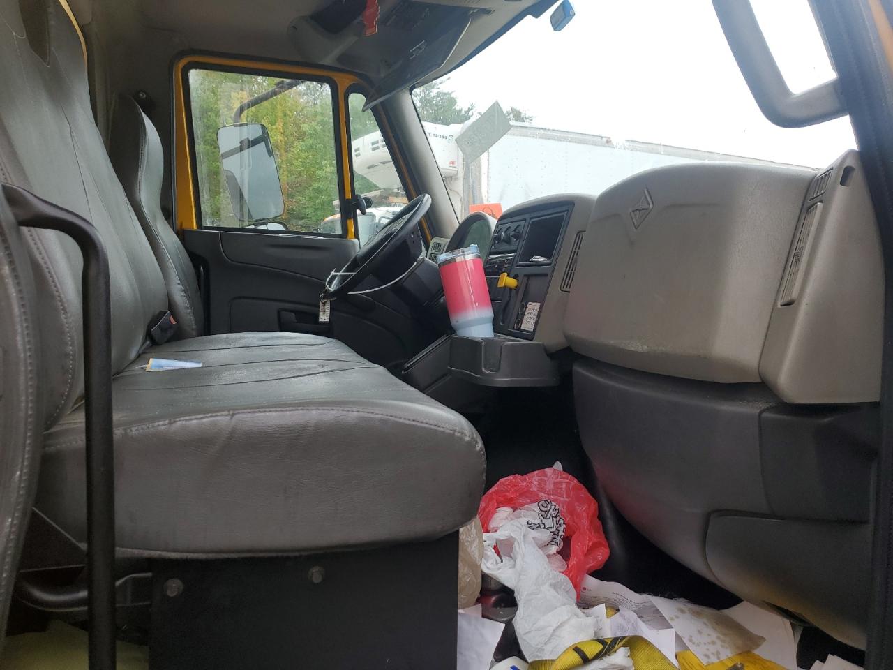 2018 INTERNATIONAL 4300 BOX TRUCK photo 9