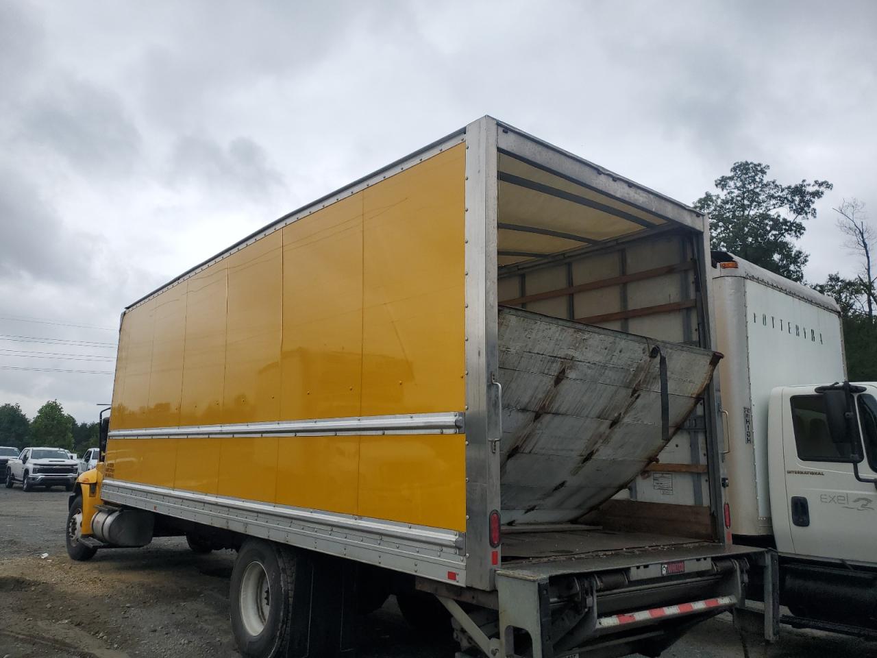 2018 INTERNATIONAL 4300 BOX TRUCK photo 5