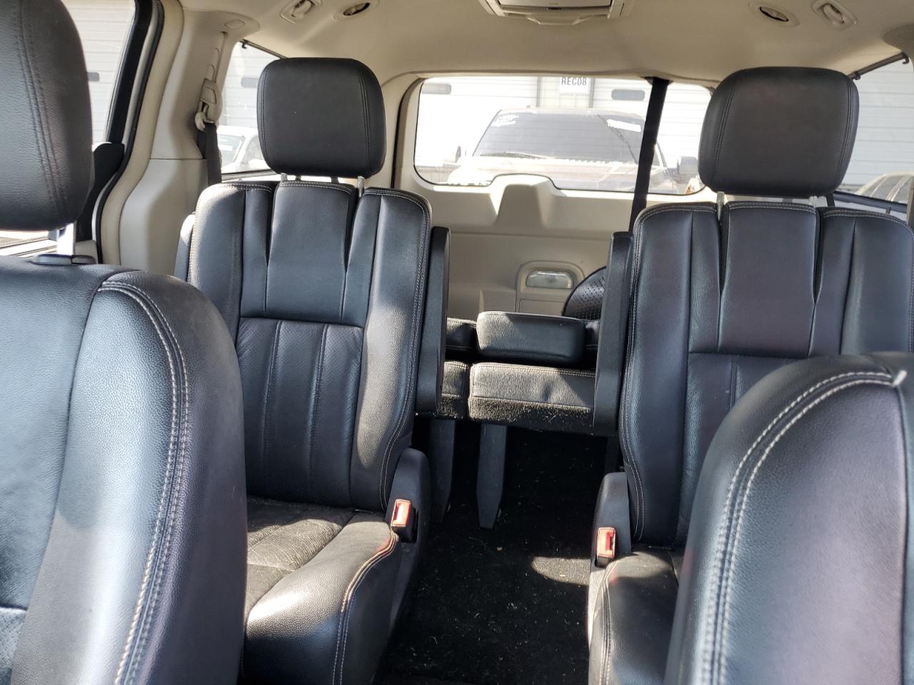2011 CHRYSLER TOWN & COUNTRY TOURING L photo 10