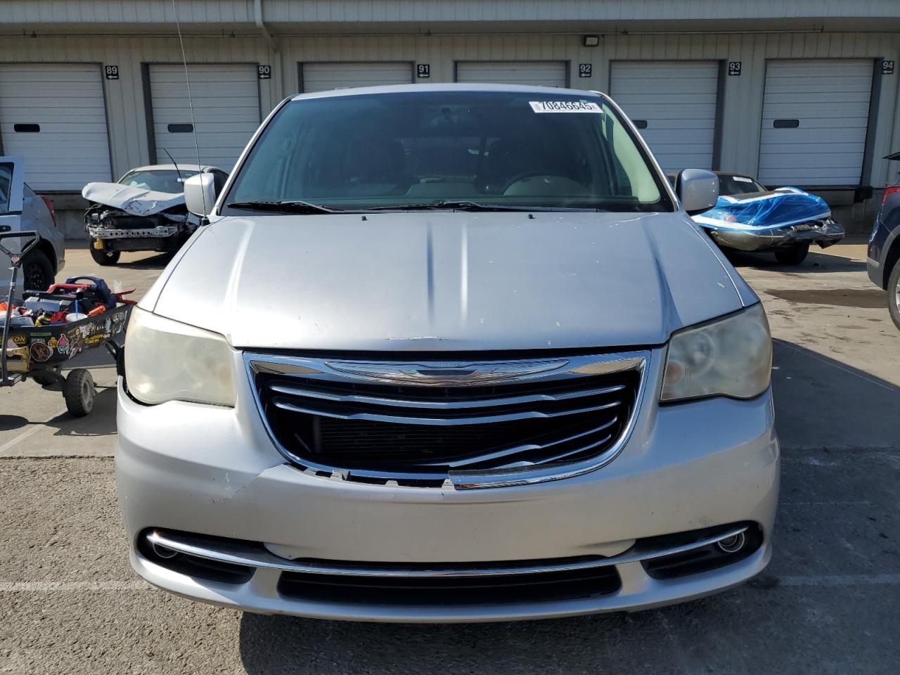 2011 CHRYSLER TOWN & COUNTRY TOURING L photo 5