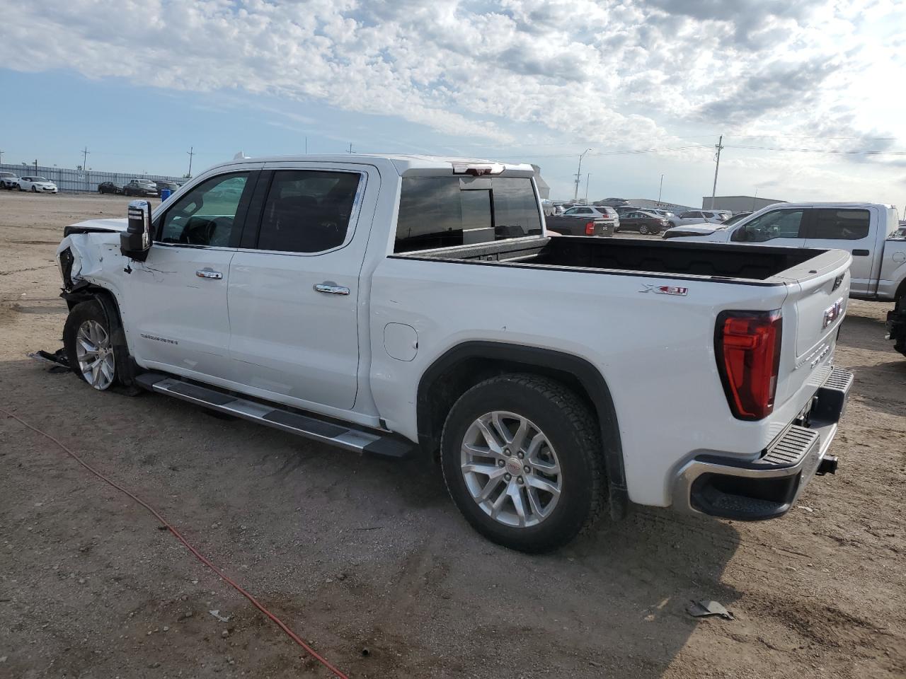 2021 GMC SIERRA K1500 SLT photo 4