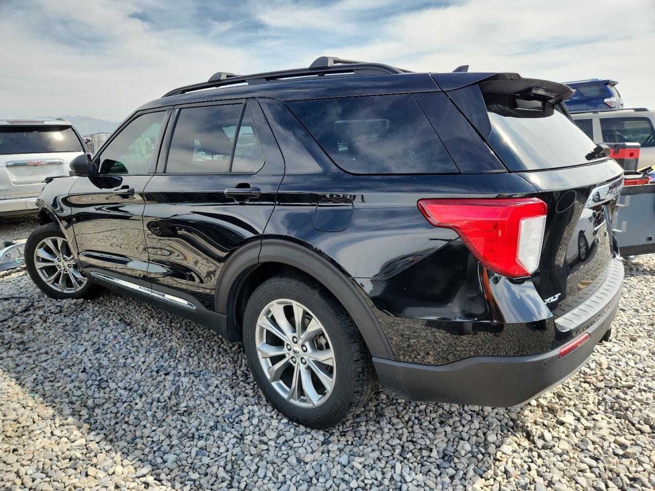 2020 FORD EXPLORER XLT photo 4