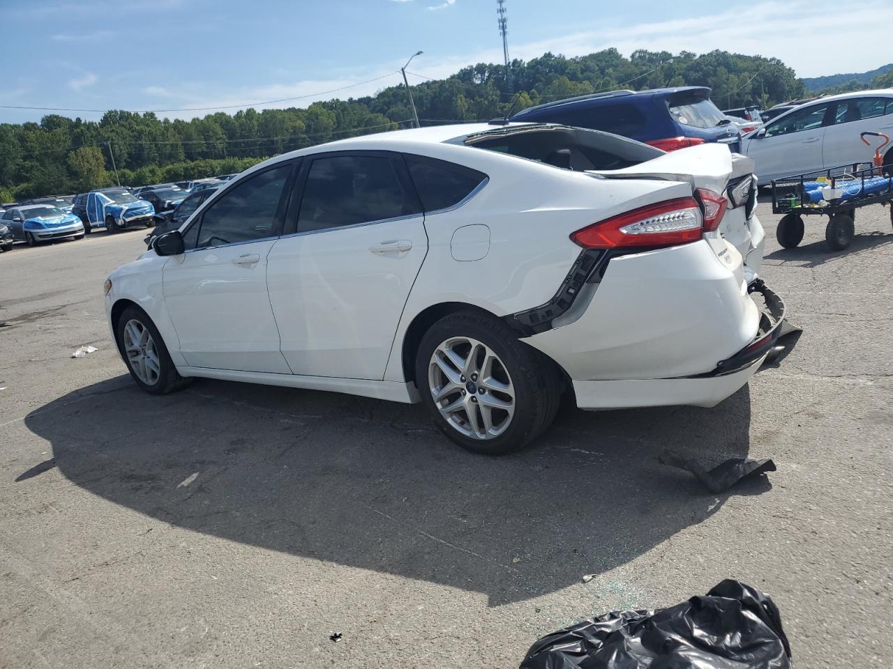 2014 FORD FUSION SE photo 2