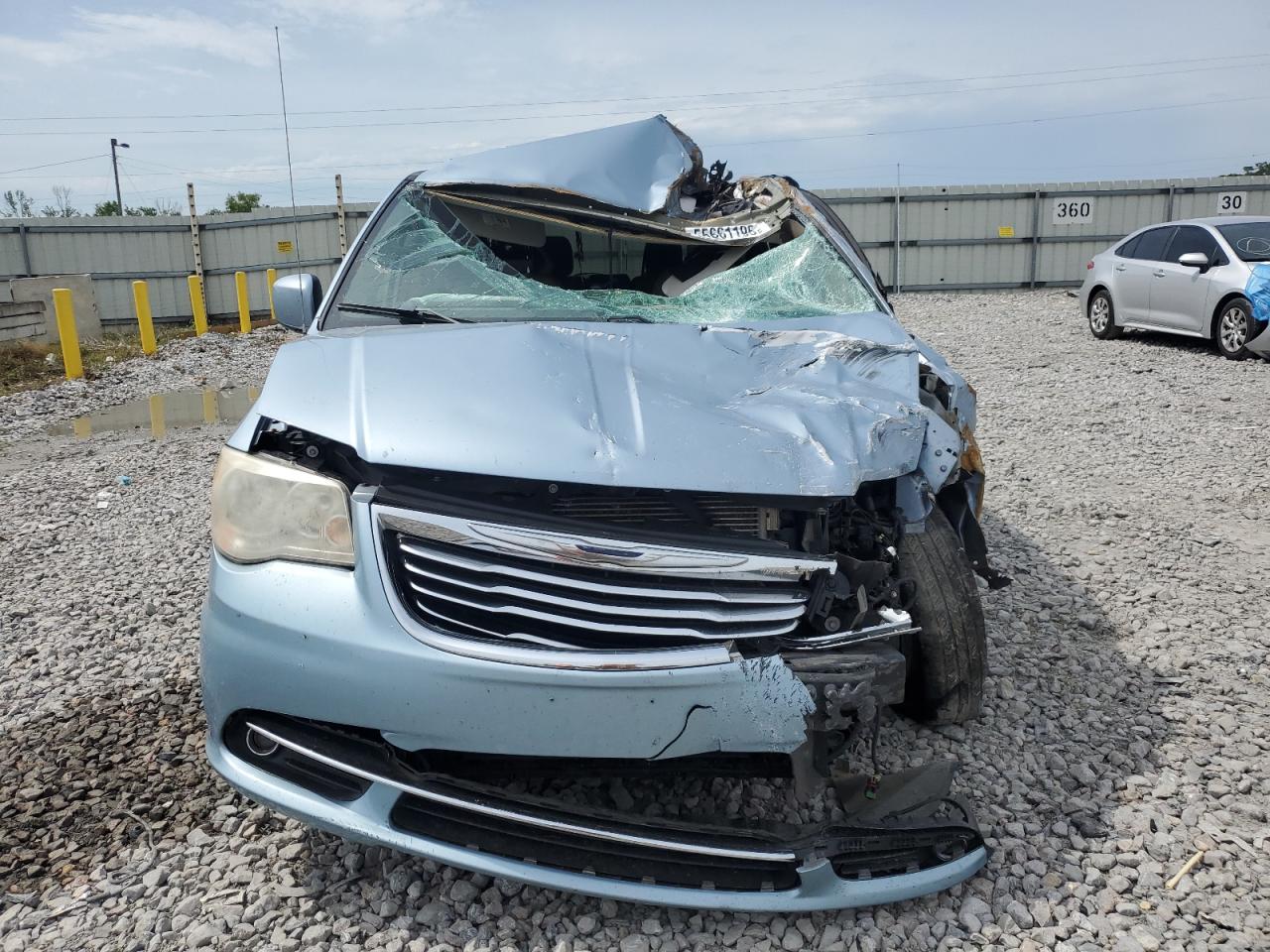 2013 CHRYSLER TOWN & COUNTRY TOURING photo 5