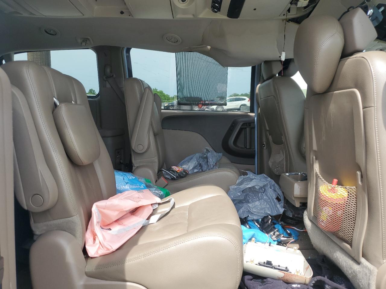 2013 CHRYSLER TOWN & COUNTRY TOURING photo 11