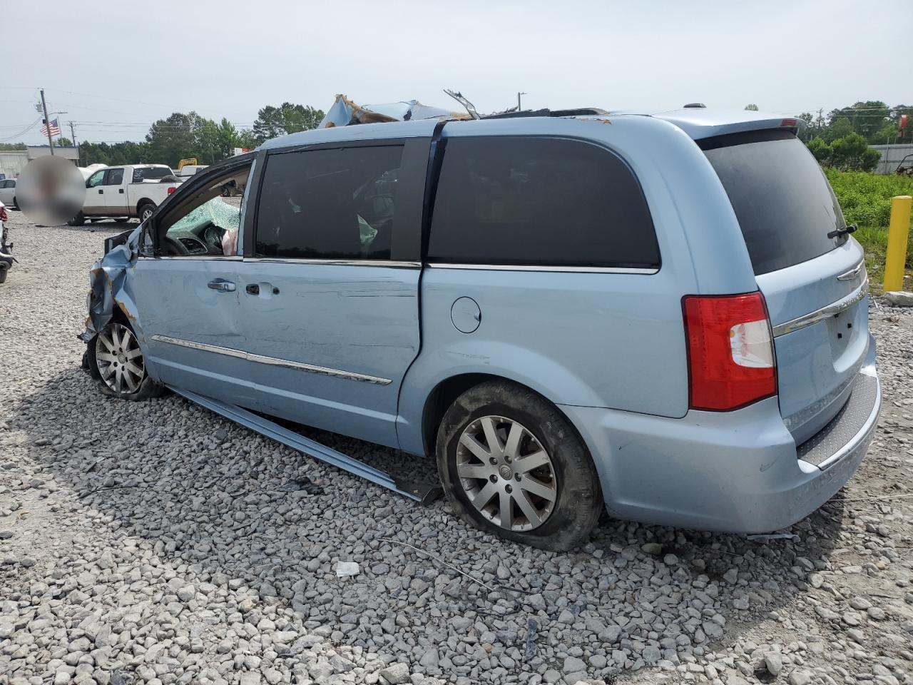 2013 CHRYSLER TOWN & COUNTRY TOURING photo 2