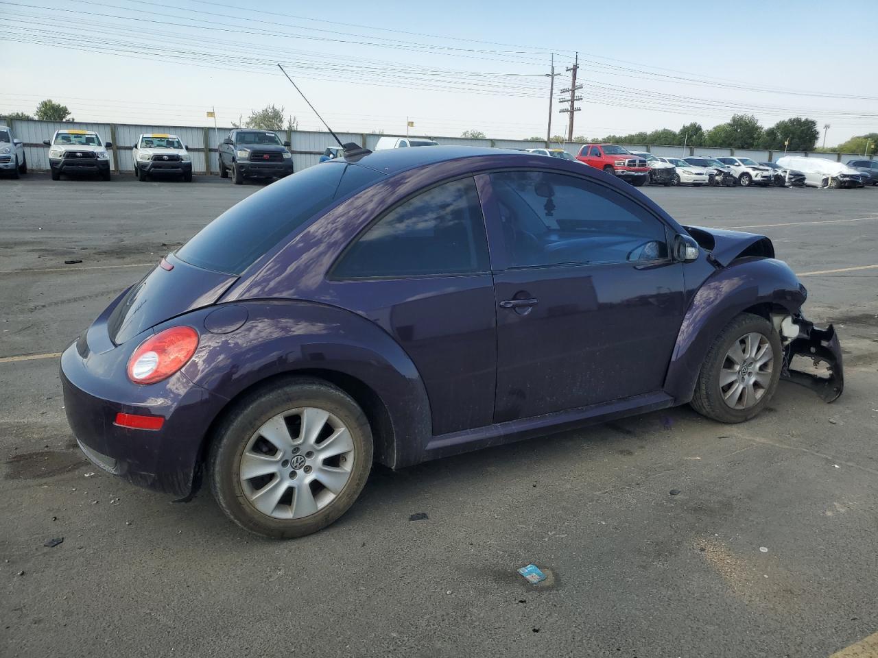 2009 VOLKSWAGEN NEW BEETLE S photo 3