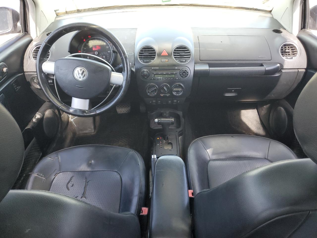 2009 VOLKSWAGEN NEW BEETLE S photo 8
