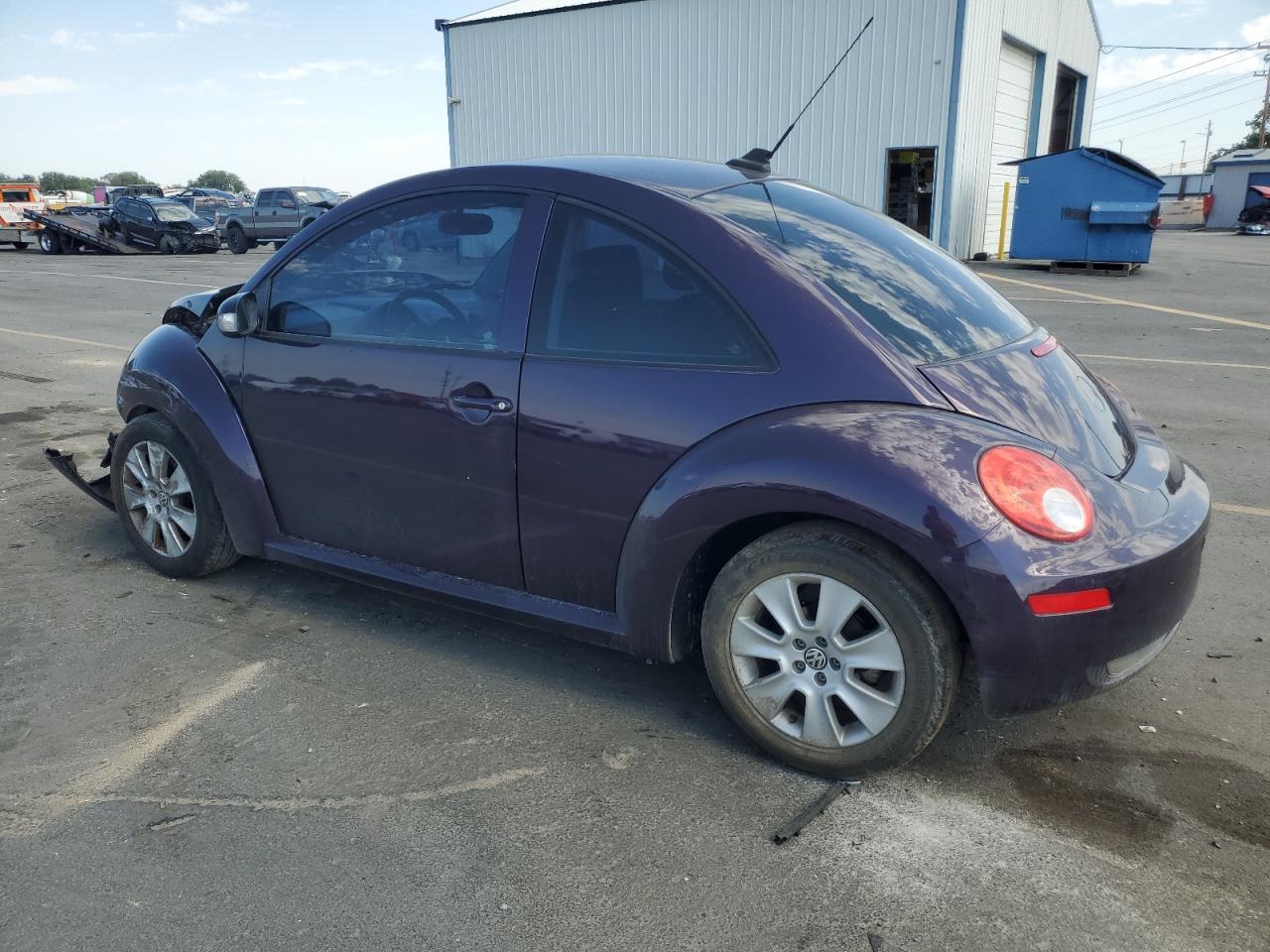 2009 VOLKSWAGEN NEW BEETLE S photo 2