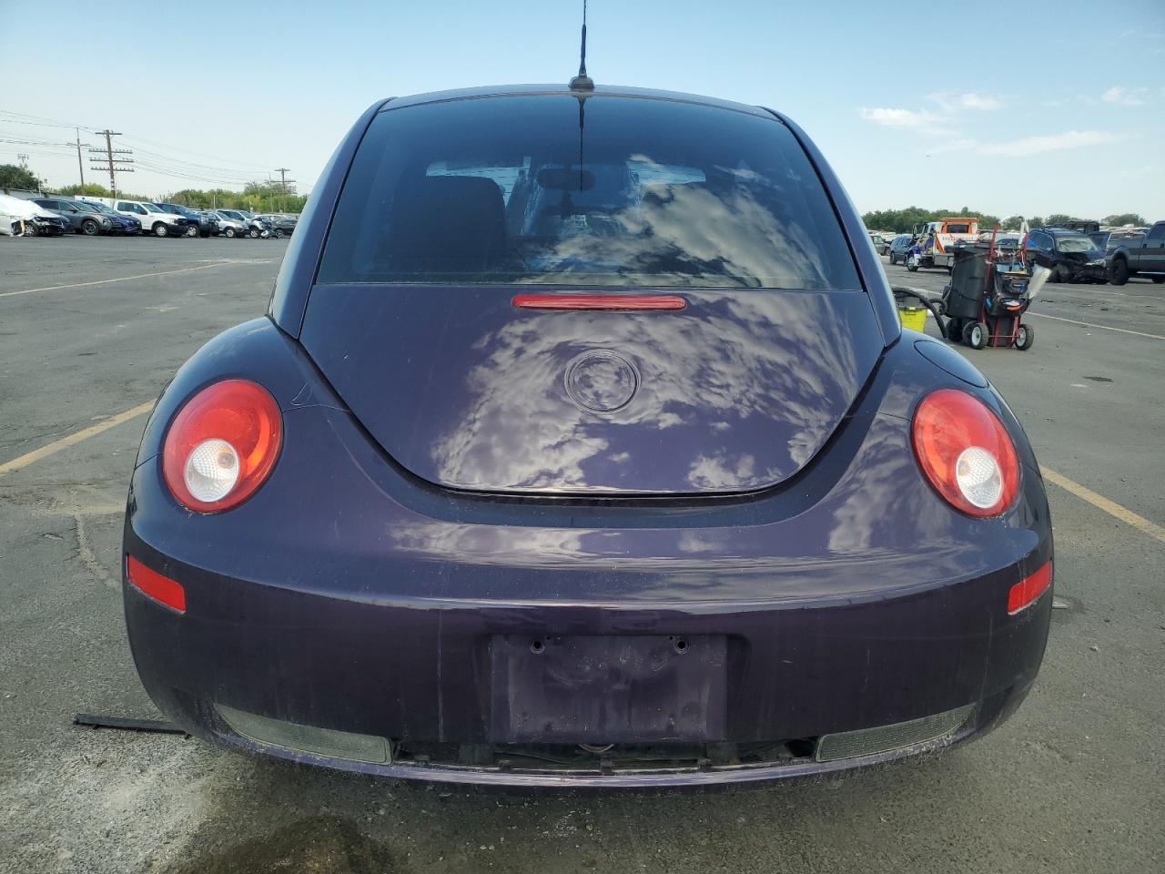 2009 VOLKSWAGEN NEW BEETLE S photo 6