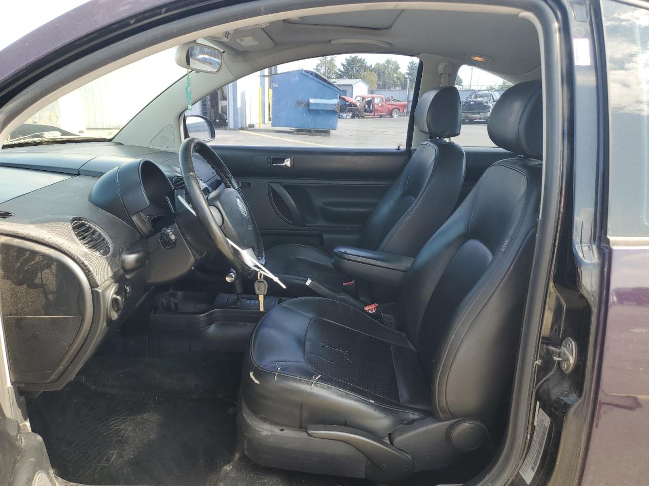2009 VOLKSWAGEN NEW BEETLE S photo 7