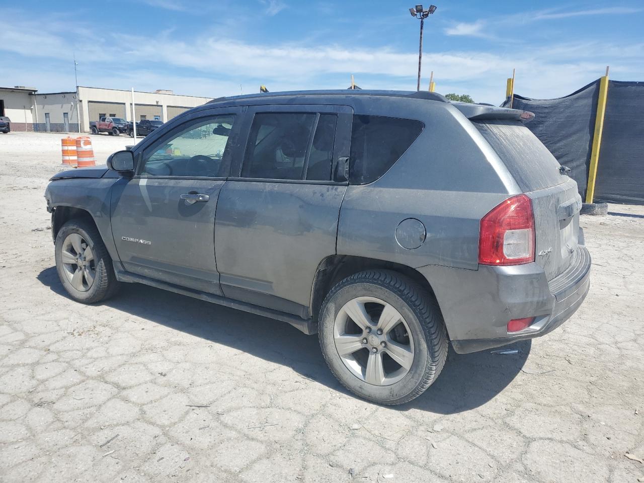 2012 JEEP COMPASS photo 2