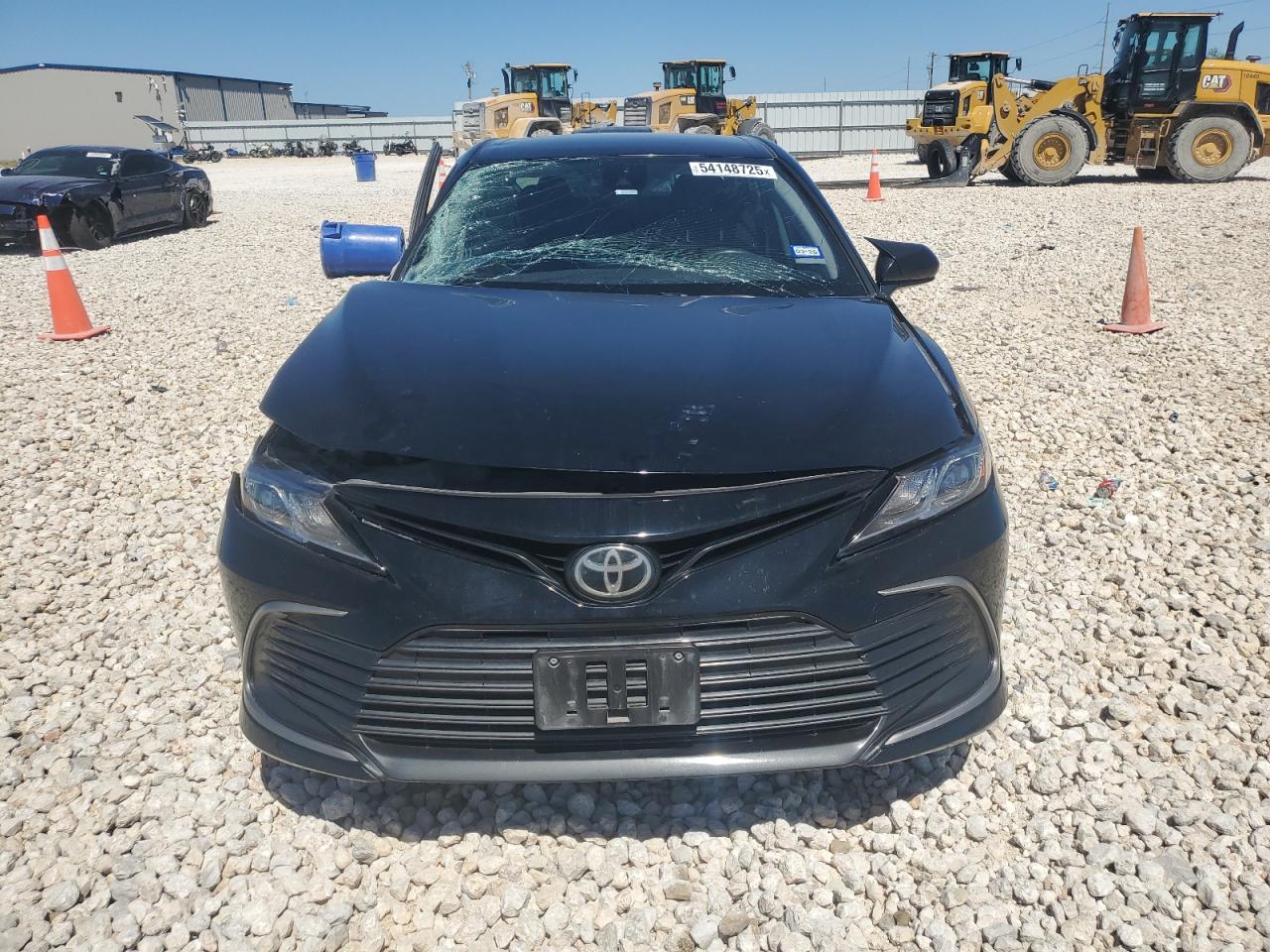 2022 TOYOTA CAMRY LE photo 9