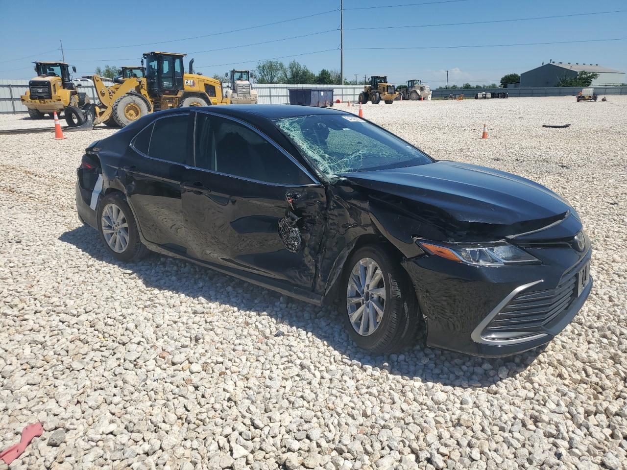 2022 TOYOTA CAMRY LE photo 7