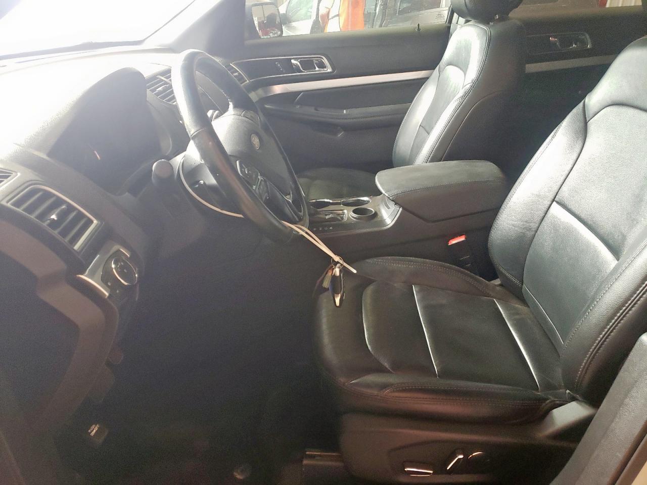 2017 FORD EXPLORER XLT photo 7