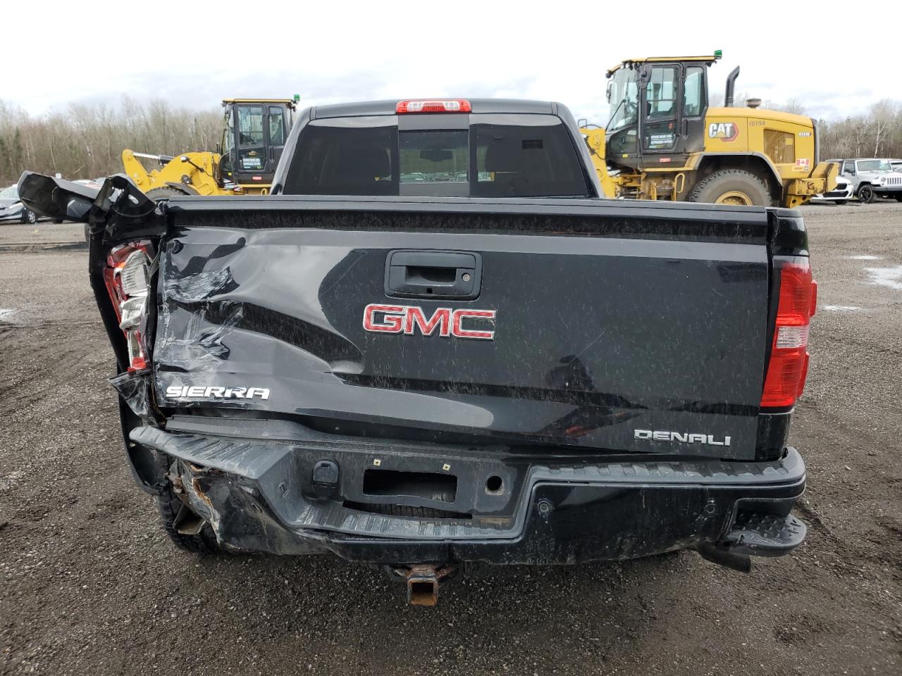 2015 GMC SIERRA K1500 DENALI photo 6