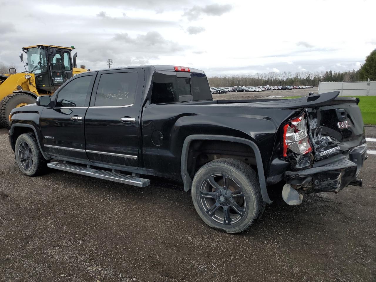 2015 GMC SIERRA K1500 DENALI photo 2