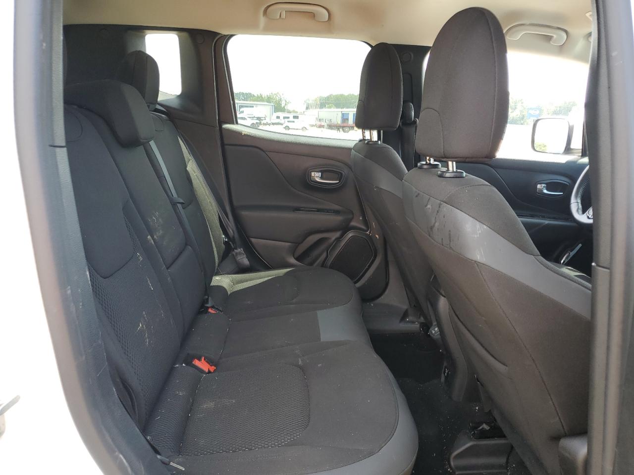 2020 JEEP RENEGADE LATITUDE photo 21