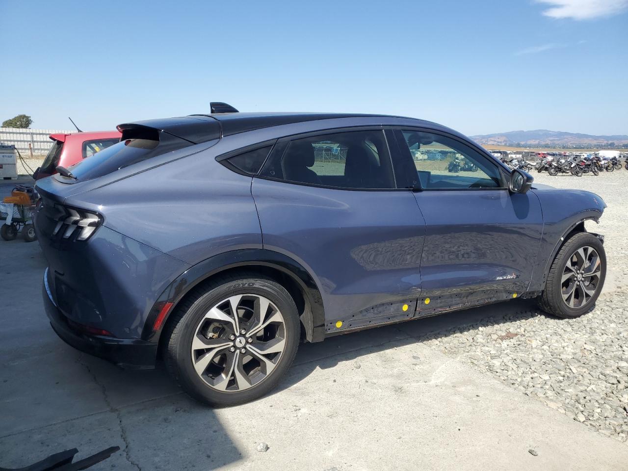 2021 FORD MUSTANG MACH-E PREMIUM photo 3
