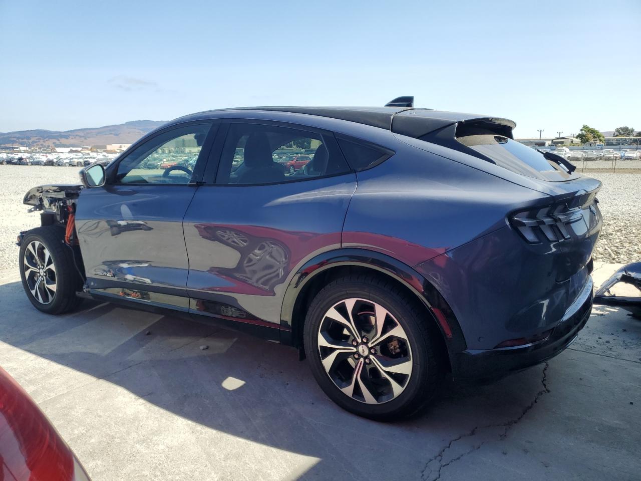 2021 FORD MUSTANG MACH-E PREMIUM photo 2
