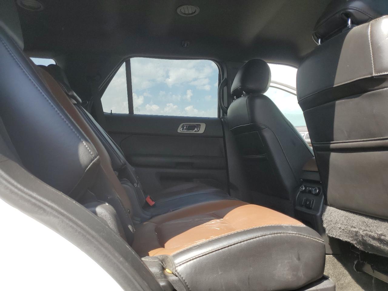 2015 FORD EXPLORER photo 31