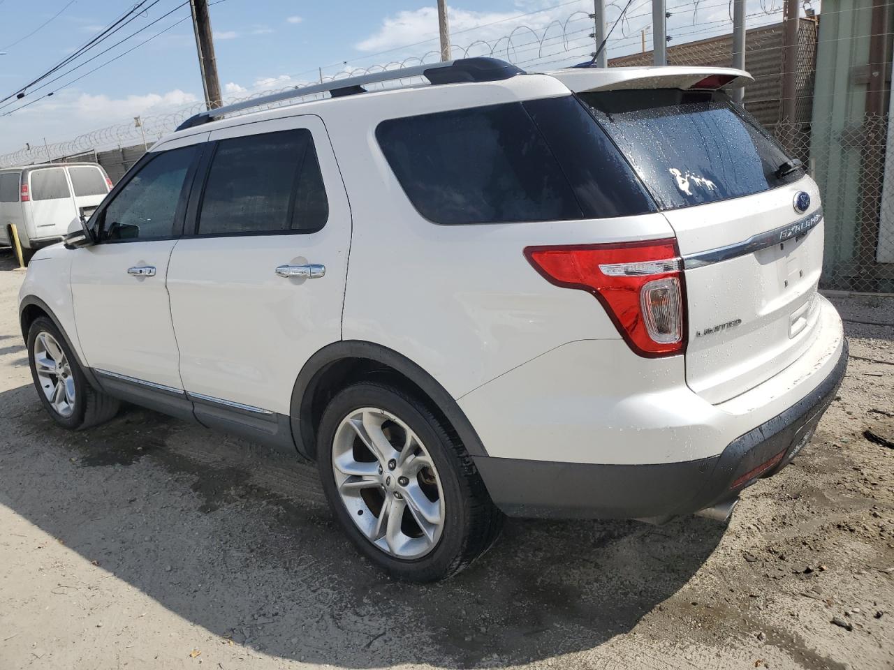 2015 FORD EXPLORER photo 4