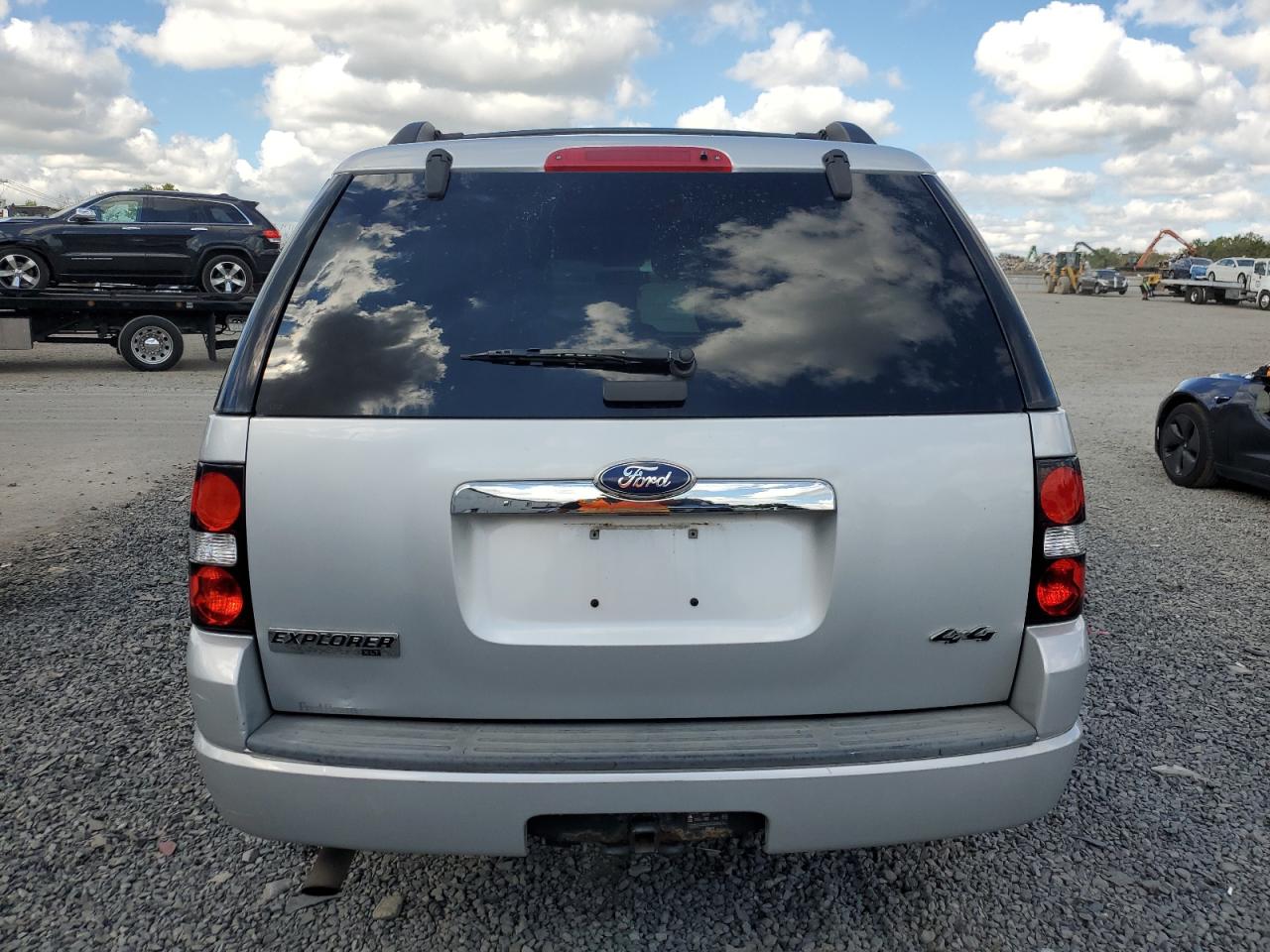 2010 FORD EXPLORER XLT photo 6