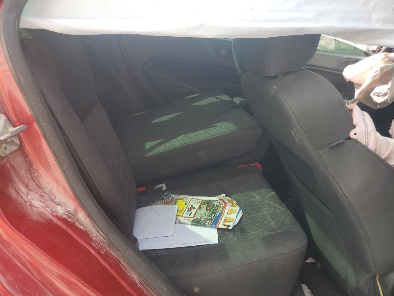 2011 FORD FIESTA SE photo 10