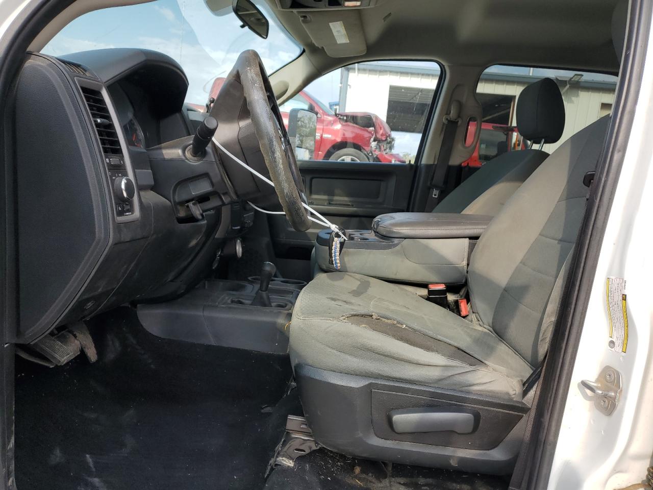 2018 RAM 2500 ST photo 13