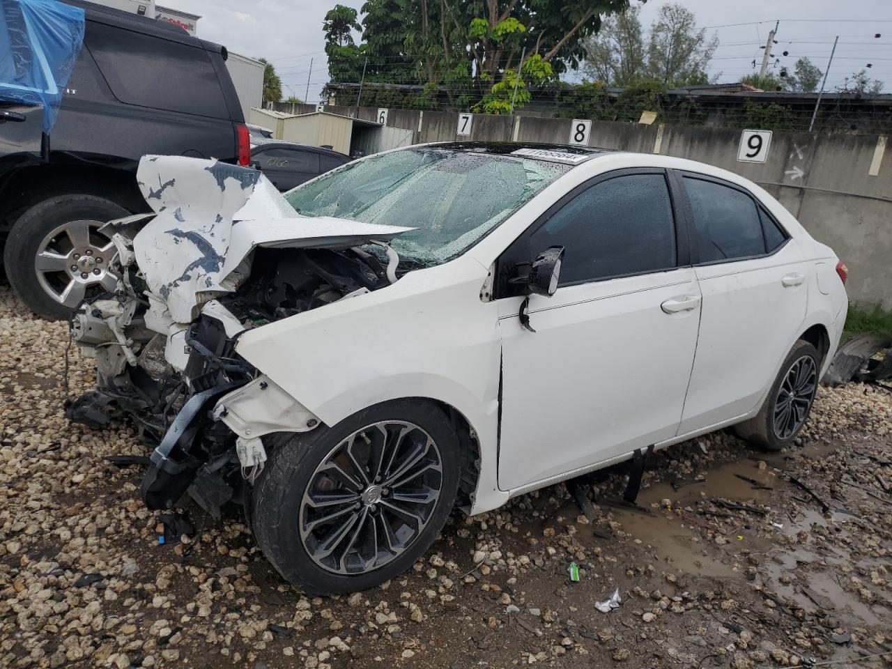 2015 TOYOTA COROLLA